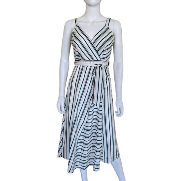 Scarborough Stripe Wrap Dress Sleeveless V Neckline Loveriche - Picture 5 of 15